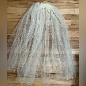 Elegant White Tulle Bridal Veil